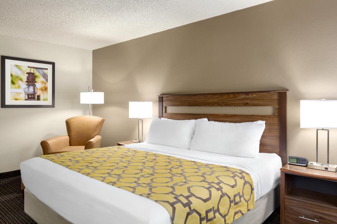 Baymont By Wyndham Whitefish Hotel Exterior photo