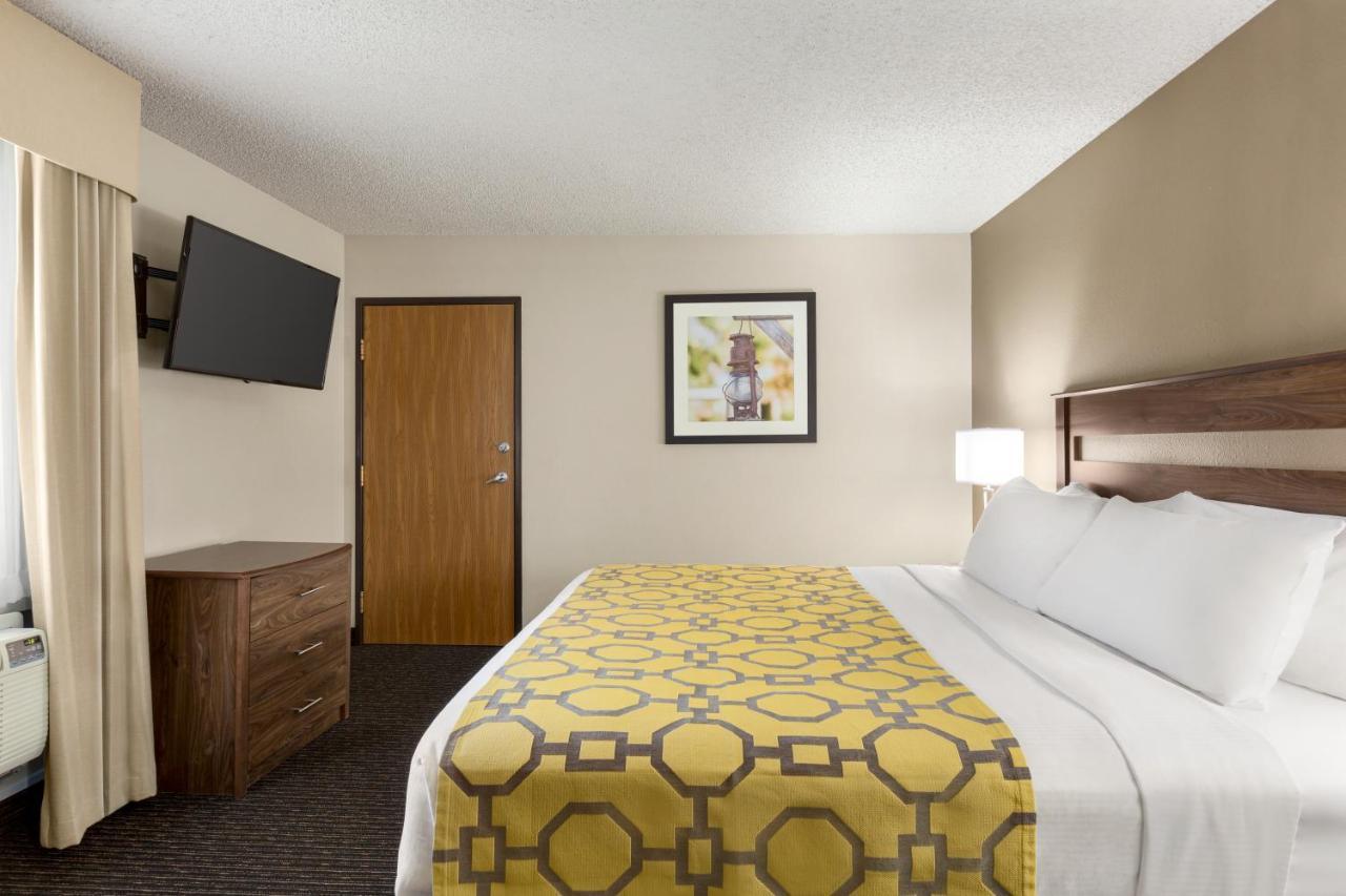 Baymont By Wyndham Whitefish Hotel Exterior photo