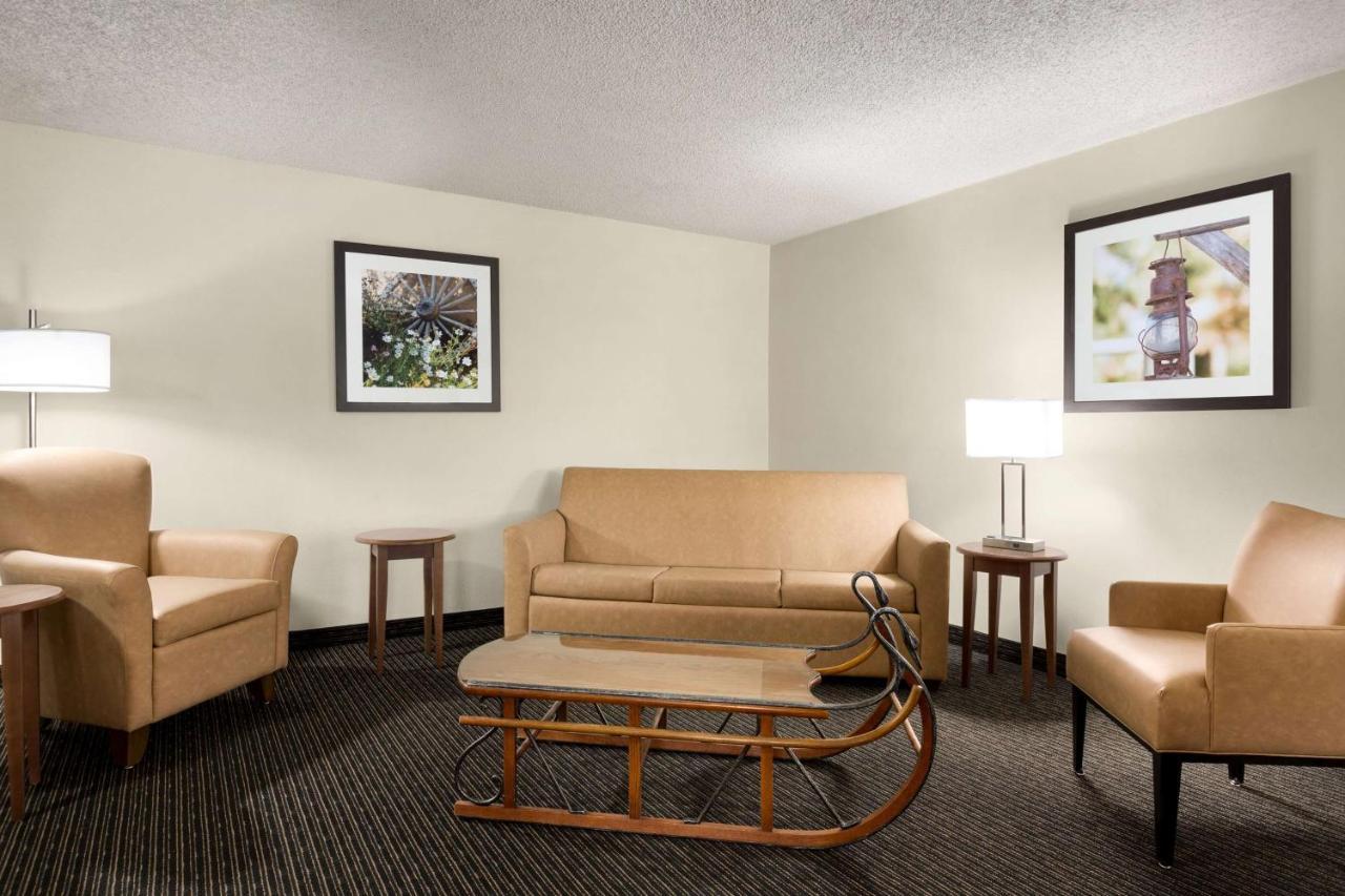 Baymont By Wyndham Whitefish Hotel Exterior photo